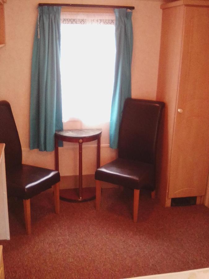 Cosy Chalet Mobile Home , Peace & Quiet Дингъл Екстериор снимка