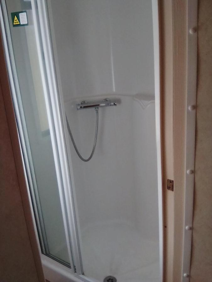 Cosy Chalet Mobile Home , Peace & Quiet Дингъл Екстериор снимка