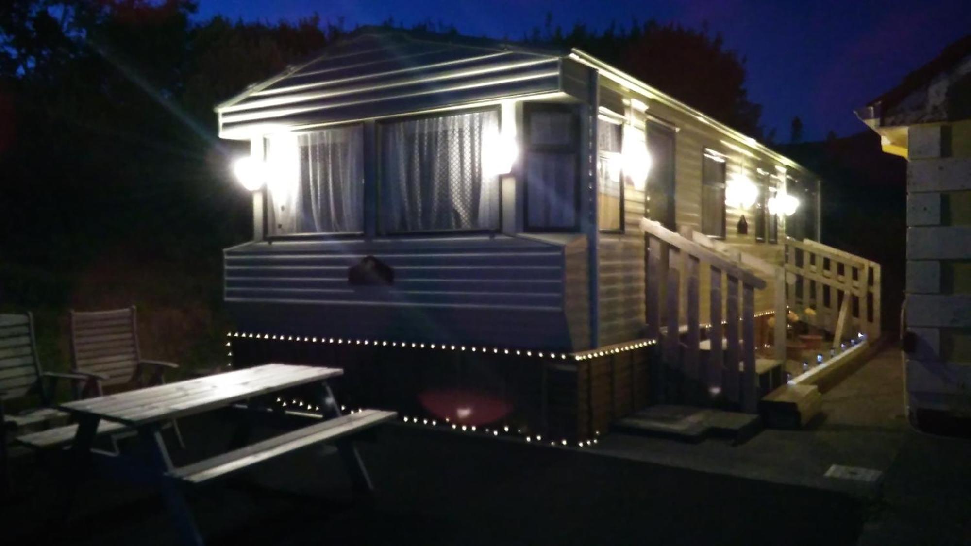 Cosy Chalet Mobile Home , Peace & Quiet Дингъл Екстериор снимка