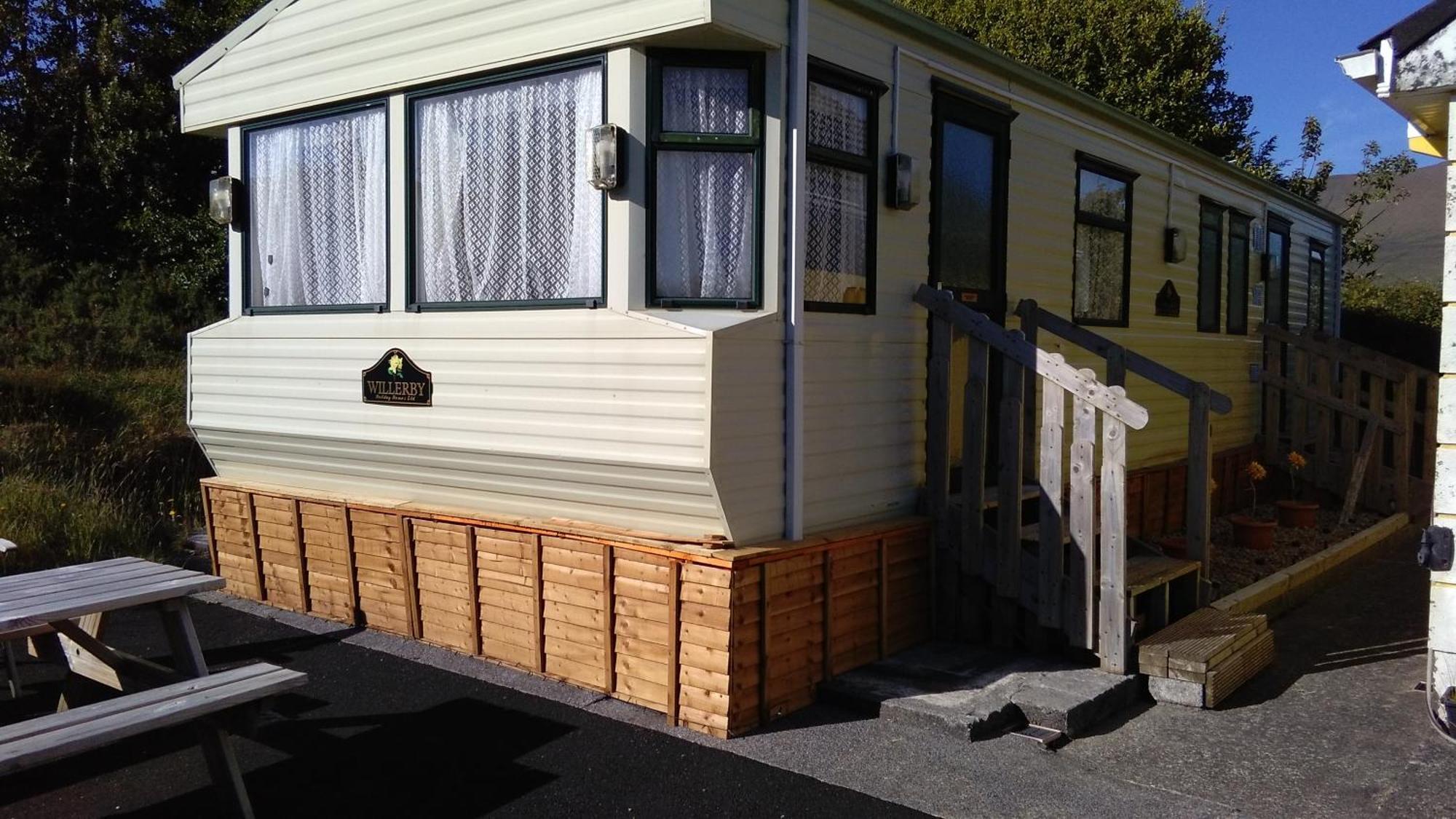 Cosy Chalet Mobile Home , Peace & Quiet Дингъл Екстериор снимка